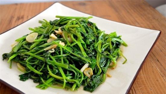 Tác hại chết người của loại rau phổ biến nhất trong mâm cơm người Việt