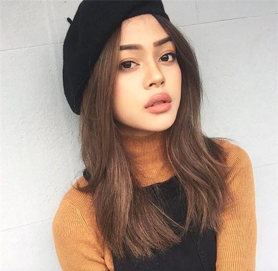 Nhờ 4 kiểu chụp hình này mà Lily Maymac dù bé xíu nhưng nhìn vẫn siêu sexy - Ảnh 1.