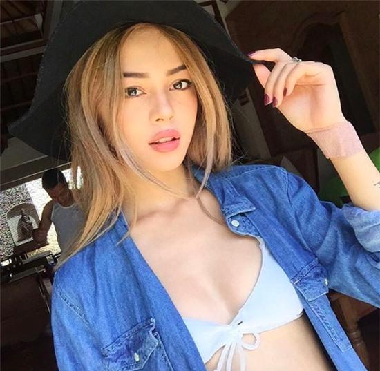 Nhờ 4 kiểu chụp hình này mà Lily Maymac dù bé xíu nhưng nhìn vẫn siêu sexy - Ảnh 16.