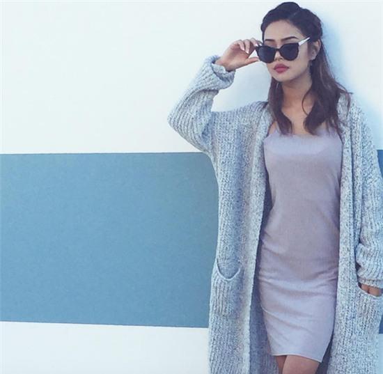 Nhờ 4 kiểu chụp hình này mà Lily Maymac dù bé xíu nhưng nhìn vẫn siêu sexy - Ảnh 30.