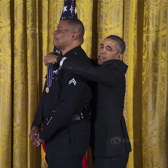 Cao 1m85, vậy mà Tổng thống Obama cũng có lúc phải bối rối vì chiều cao khiêm tốn của mình - Ảnh 1.