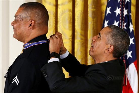 Cao 1m85, vậy mà Tổng thống Obama cũng có lúc phải bối rối vì chiều cao khiêm tốn của mình - Ảnh 3.