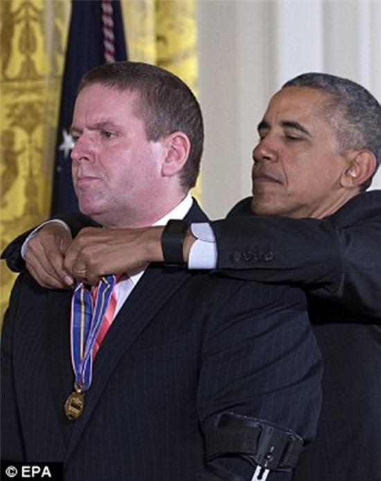 Cao 1m85, vậy mà Tổng thống Obama cũng có lúc phải bối rối vì chiều cao khiêm tốn của mình - Ảnh 10.