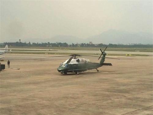 Trực thăng Marine One của Tổng Thống Obama đến Nội Bài