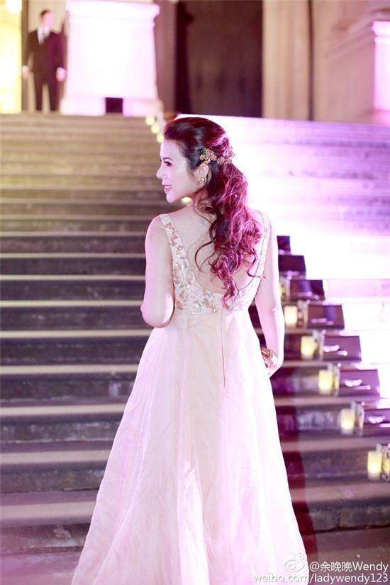 Cuộc sống xa hoa của cô tiểu thư nhà giàu Trung Quốc luôn mơ ước được làm quý tộc Anh - Ảnh 18.