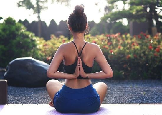 So huu 3 vong nong bong voi yoga cung Van Anh hinh anh 9