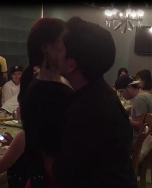 Lộ clip Trường Giang - Nhã Phương ôm hôn nhau mùi mẩn trong quán ăn - Ảnh 5.