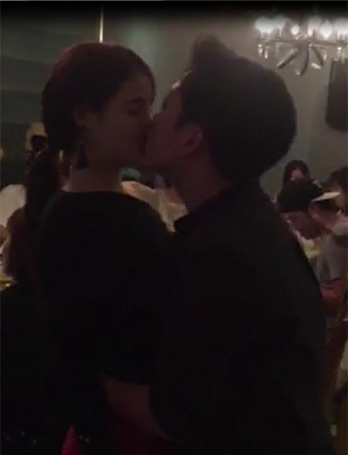 Lộ clip Trường Giang - Nhã Phương ôm hôn nhau mùi mẩn trong quán ăn - Ảnh 6.