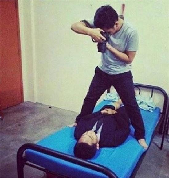 Muôn kiểu chụp hình thẻ bá đạo của giới trẻ