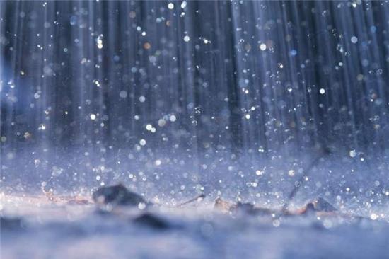 Đêm nghe tiếng mưa rơi