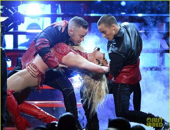 Billboard Music Awards 2016: Dân tình phát cuồng vì sân khấu 8 phút của Britney - Ảnh 12.