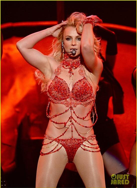 Billboard Music Awards 2016: Dân tình phát cuồng vì sân khấu 8 phút của Britney - Ảnh 6.