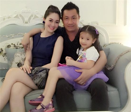 Hoa hau Ao dai noi ve cuoc song vo chong khong hon thu hinh anh 2