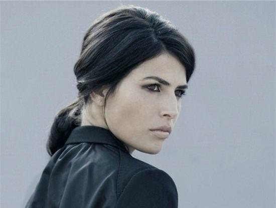 Ky uc tui nhuc cua Hoa hau bi ham hiep va doa giet hinh anh 2