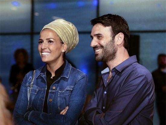 Ky uc tui nhuc cua Hoa hau bi ham hiep va doa giet hinh anh 3