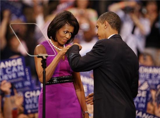 rs_1024x759-160219103715-1024.Michelle-Obama-Barrack-Obama-Fist-Bump.021916.jpg