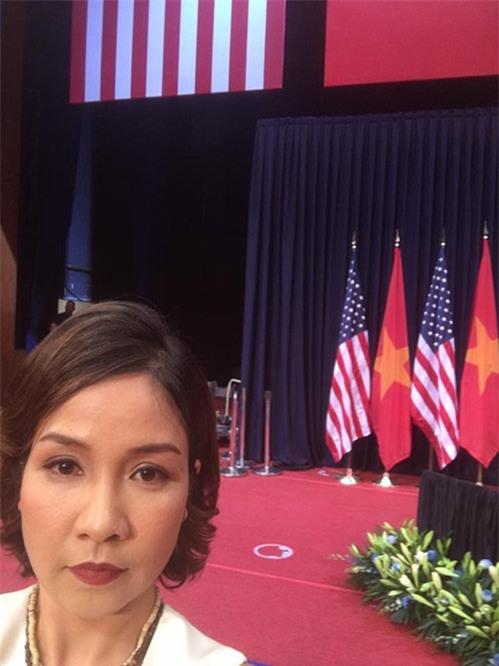 my linh len tieng khi bi che hat quoc ca truoc tong thong obama - 1