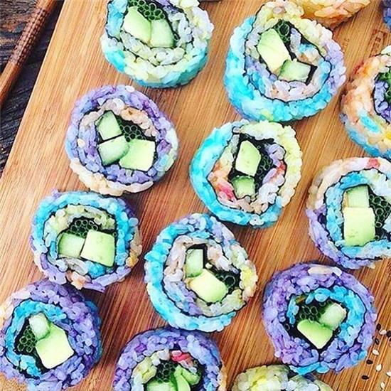 Sushi cầu vồng, món ăn đầy màu sắc đang là trào lưu trên Instagram