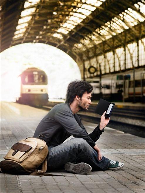 Đàn ông đẹp nhất là khi cầm cuốn sách trên tay - Ảnh 31.