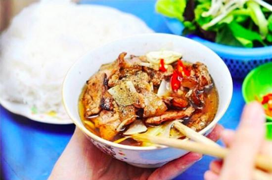 4 hàng bún chả lâu đời và siêu nổi tiếng ở Hà Nội - Ảnh 4.