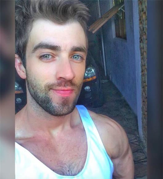 Anh chàng phi công siêu đẹp trai với body 6 múi đang làm dậy sóng Instagram - Ảnh 10.