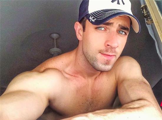 Anh chàng phi công siêu đẹp trai với body 6 múi đang làm dậy sóng Instagram - Ảnh 5.