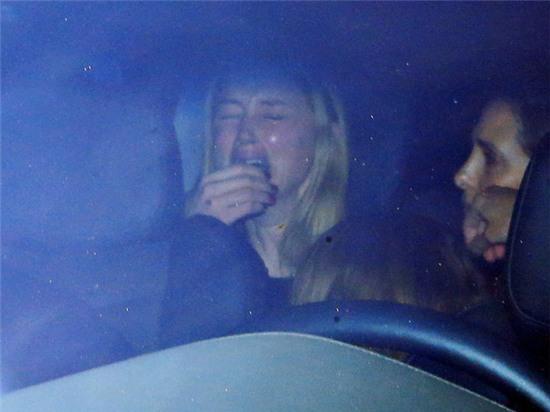Amber Heard tung ảnh bầm mắt, tố Johnny Depp bạo hành mình - Ảnh 4.