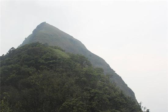 Đỉnh núi Công Sơn - nơi 7 con người đã gặp nạn. Ảnh: NVCC