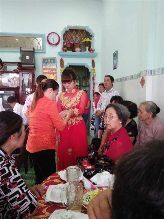 Chú rể qua đời vì tai nạn giao thông, cô dâu vẫn tổ chức đám cưới một mình - Ảnh 7.