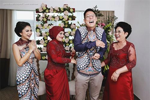 Choáng ngợp đám cưới 'toàn vàng' của tài tử điển trai nhất Indonesia 1