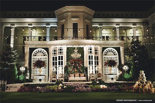 Choáng ngợp đám cưới 'toàn vàng' của tài tử điển trai nhất Indonesia 0