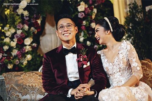 Choáng ngợp đám cưới 'toàn vàng' của tài tử điển trai nhất Indonesia 0