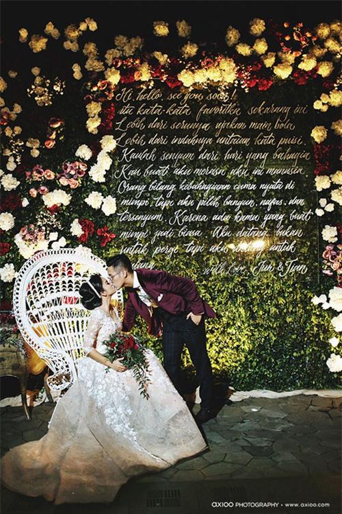 Choáng ngợp đám cưới 'toàn vàng' của tài tử điển trai nhất Indonesia 16