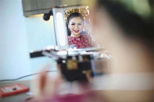 Choáng ngợp đám cưới 'toàn vàng' của tài tử điển trai nhất Indonesia 6