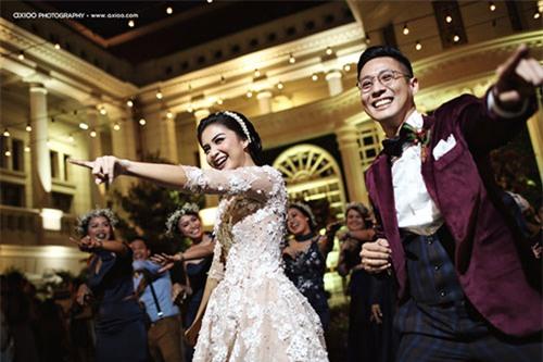 Choáng ngợp đám cưới 'toàn vàng' của tài tử điển trai nhất Indonesia 2