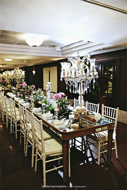 Choáng ngợp đám cưới 'toàn vàng' của tài tử điển trai nhất Indonesia 10