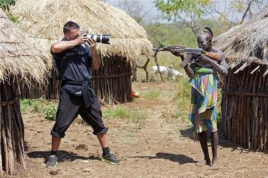 khi loai nguoi lam nhung viec "khong tuong" hinh anh 3