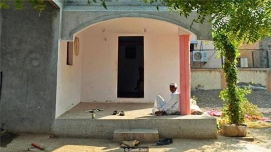 ngoi-lang-ky-la-khong-bao-gio-dong-cua