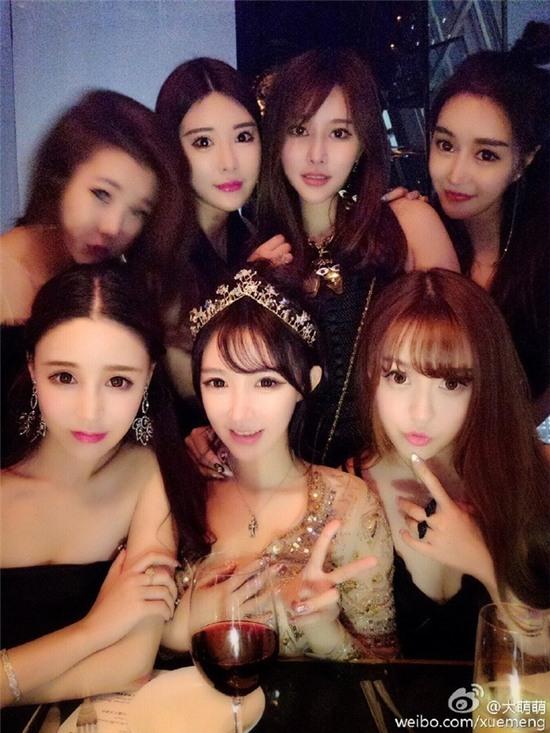 Bức ảnh 11 hot girl tụ hội trong 1 buổi tiệc gây sốt mạng xã hội Weibo - Ảnh 5.