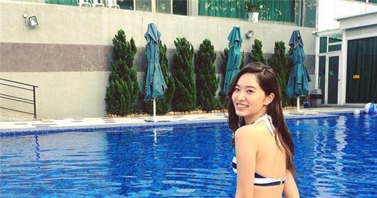 Huỳnh Tông Trạch hẹn hò với sao nữ TVB nóng bỏng 17 tuổi? - Ảnh 7.