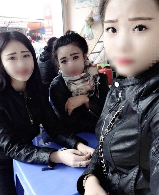 Make up chưa chắc làm bạn xinh hơn, nhưng khiến chúng ta giống hệt nhau thì chắc chắn! - Ảnh 16.