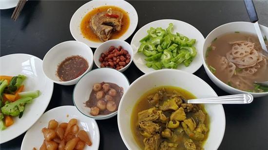 Cuộc sống giản dị trong biệt thự tiền tỷ của gia đình Hồ Ngọc Hà - Ảnh 4.