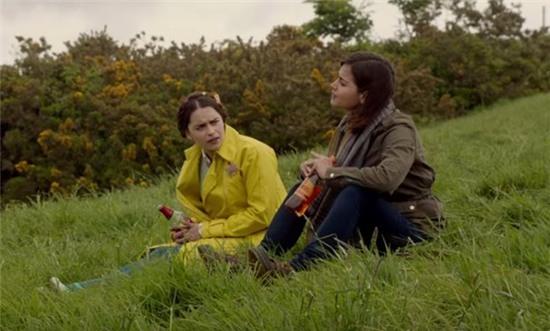 Chiêm ngưỡng thị trấn đẹp đến từng hơi thở trong bộ phim gây sốt Me Before You - Ảnh 4.