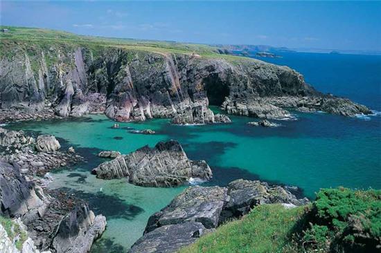 Chiêm ngưỡng thị trấn đẹp đến từng hơi thở trong bộ phim gây sốt Me Before You - Ảnh 9.