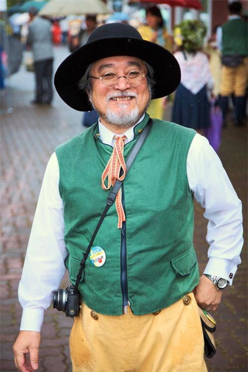 ngoi-lang-thuy-dien-doc-dao-giua-nhat-ban-10