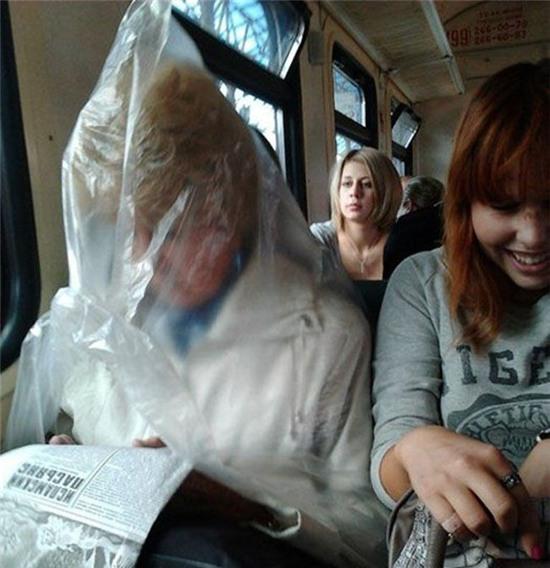 Những bức ảnh chết cười trên tàu điện ngầm