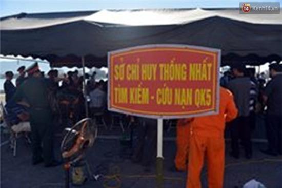 Tiếp tục tìm kiếm 3 nạn nhân còn mất tích trong vụ lật tàu trên sông Hàn - Ảnh 11.