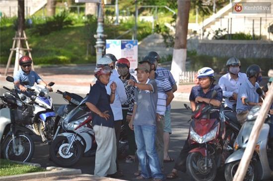 Tiếp tục tìm kiếm 3 nạn nhân còn mất tích trong vụ lật tàu trên sông Hàn - Ảnh 5.