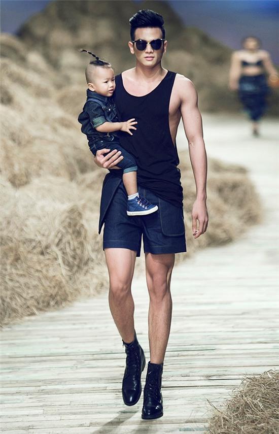 Nguoi mau nam be con trai Do Manh Cuong len san dien hinh anh 1