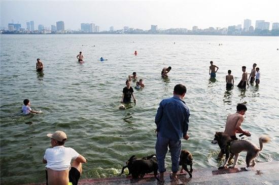 nang nong cuc dinh, nguoi hn dua cho cung ra ho tay tam cung hinh anh 12